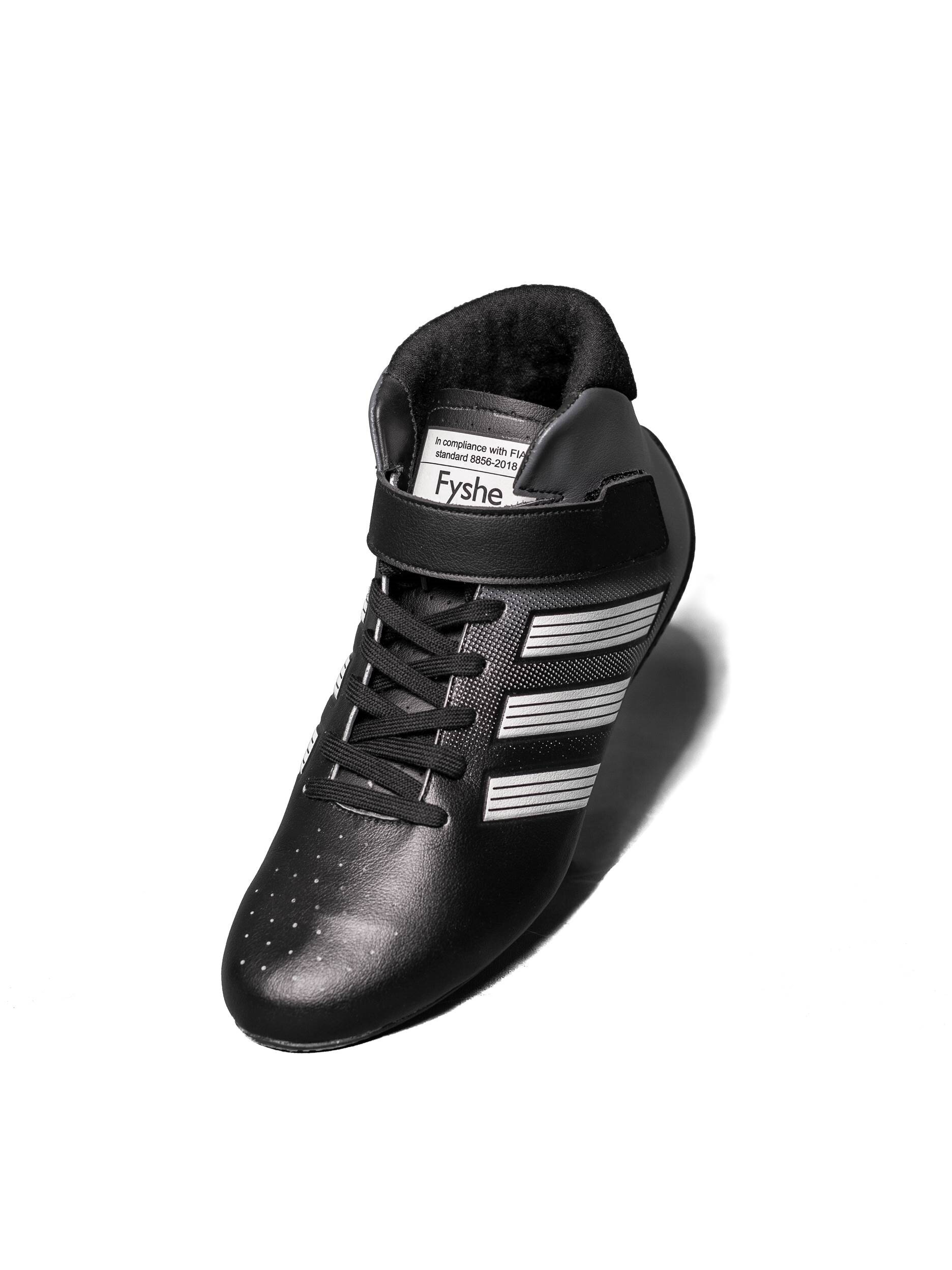 Adidas racing shoe type RS black white 